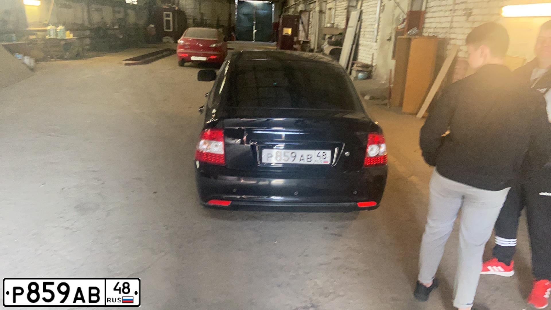 Фото автомобиля LADA 2172 PRIORA, 2014 — госномер Р859АВ48. Цвет: ЧЕРНЫЙ