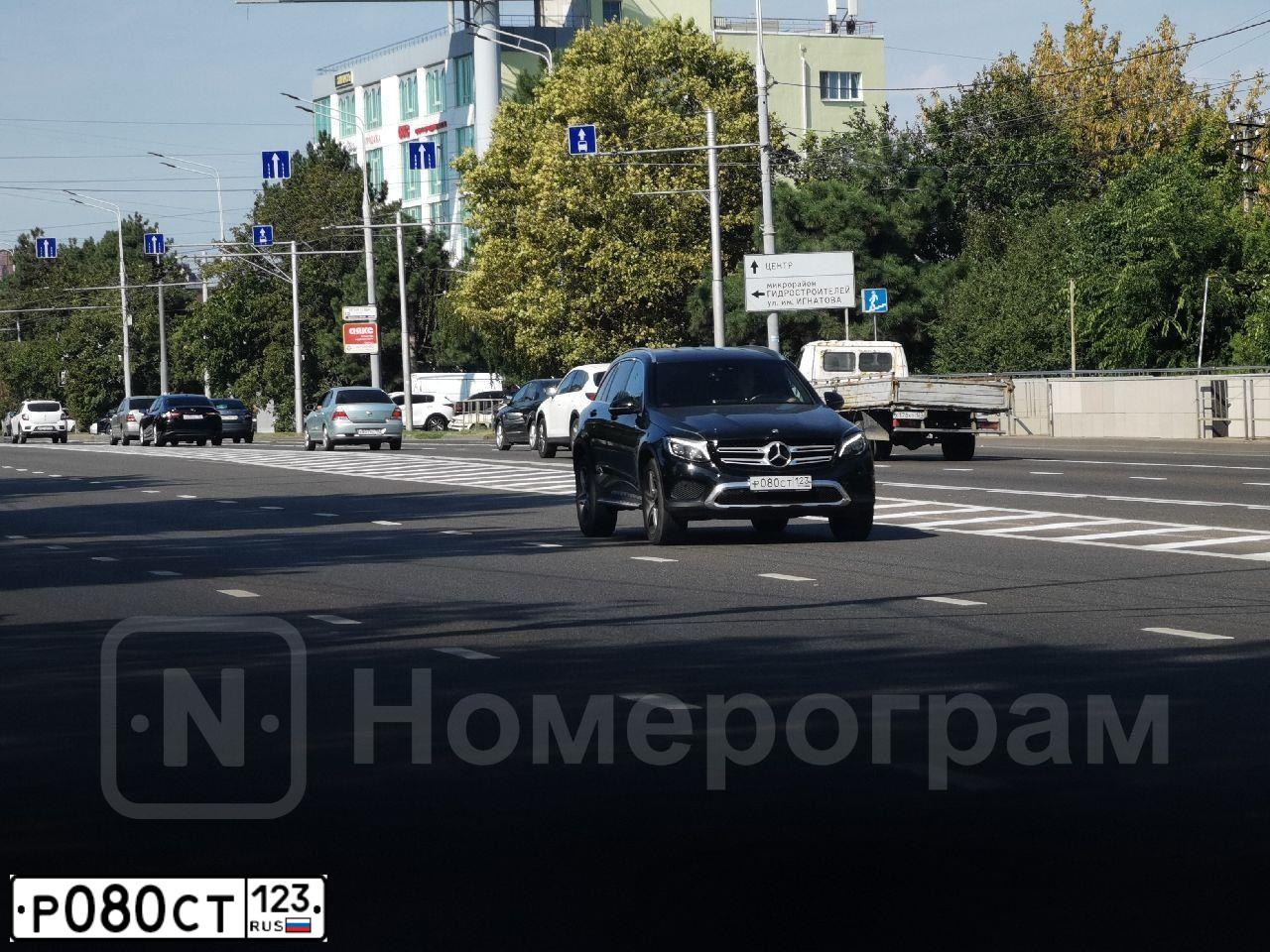 Фото автомобиля MERCEDES GLC-KLASSE, 2015 — госномер Р080СТ123. Цвет: ЧЕРНЫЙ
