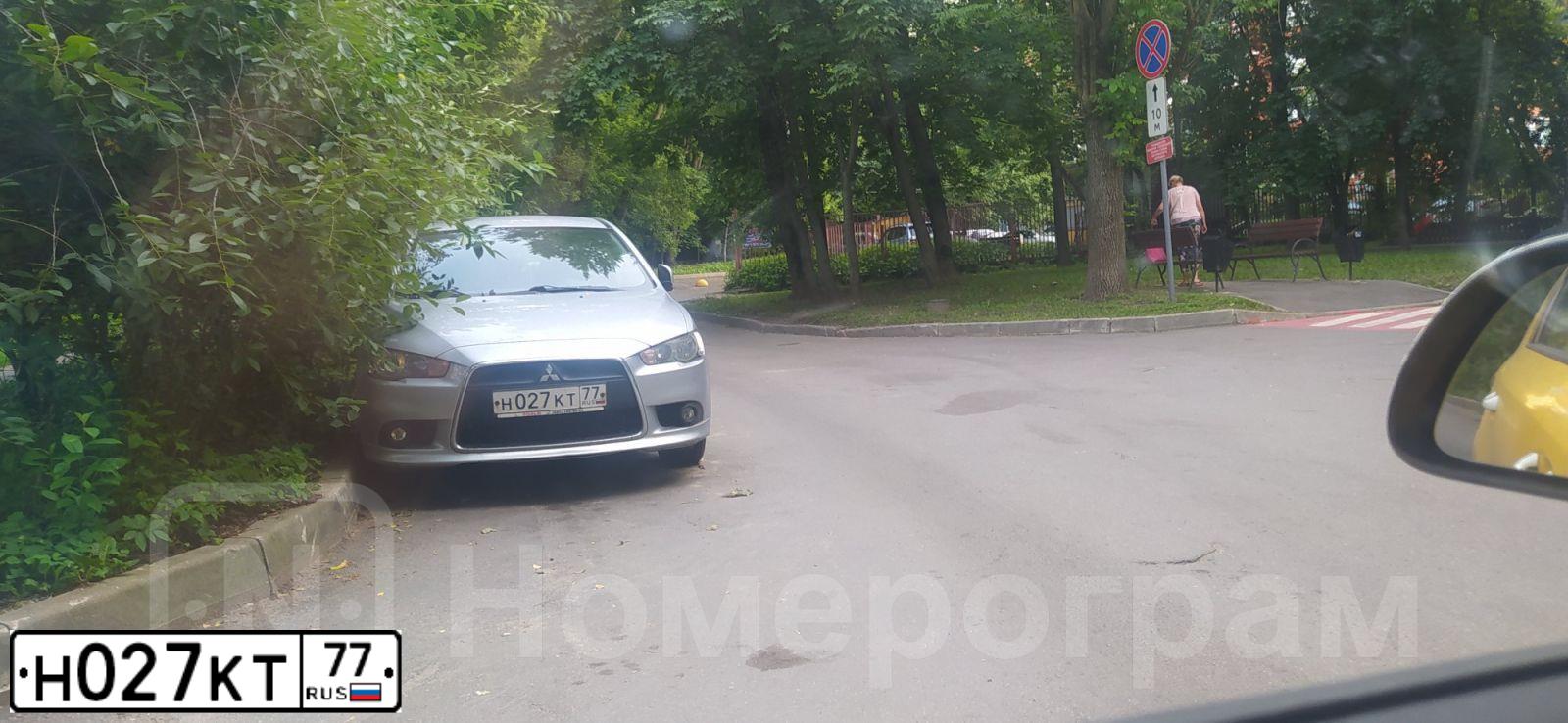 Фото автомобиля MITSUBISHI LANCER, 2013 — госномер Н027КТ77. Цвет: СЕРЫЙ