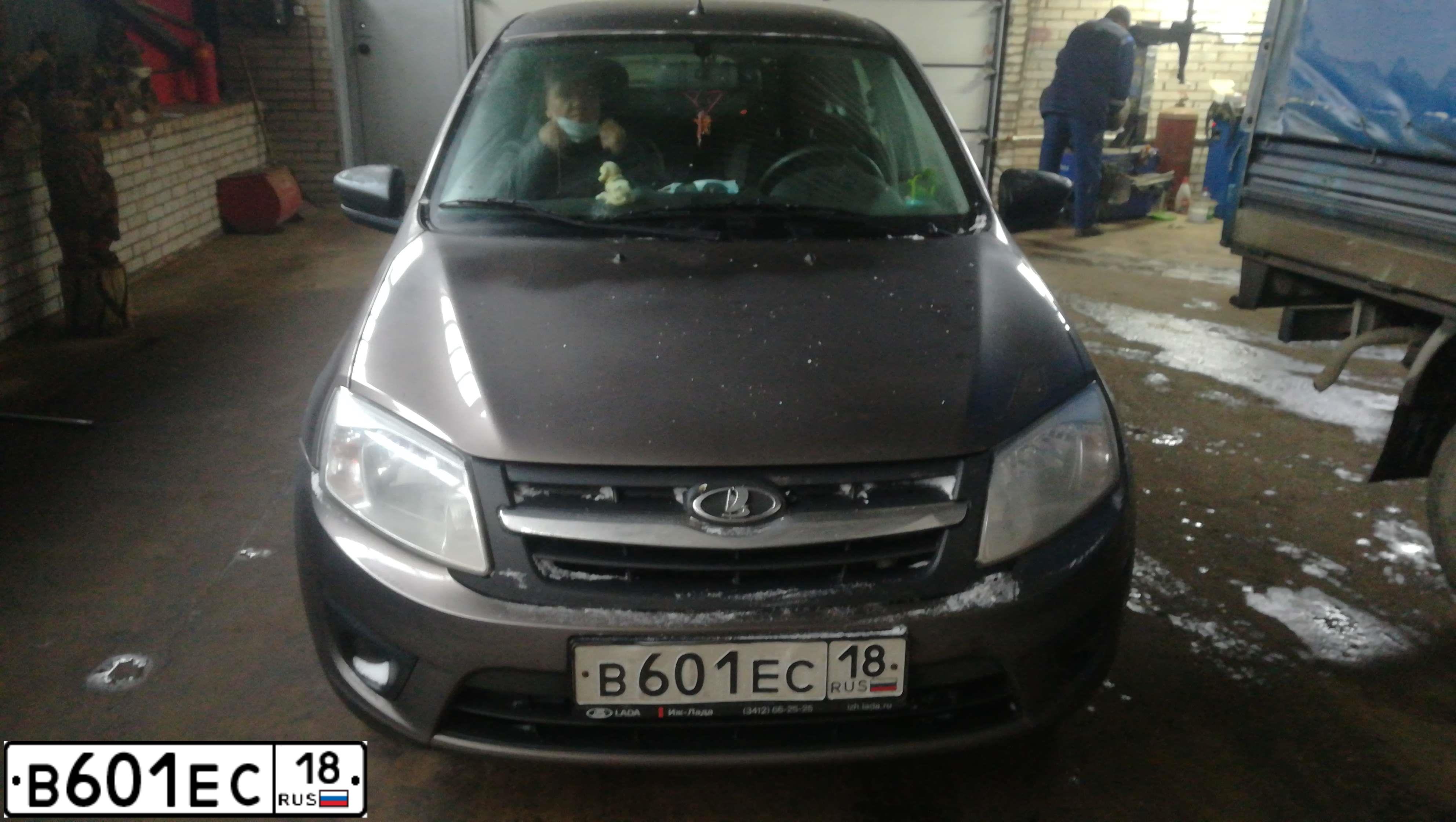 Фото автомобиля HYUNDAI SANTA FE, 2010 — госномер В681КС51. Цвет: ТЕМНО-ВИШНЕВЫЙ