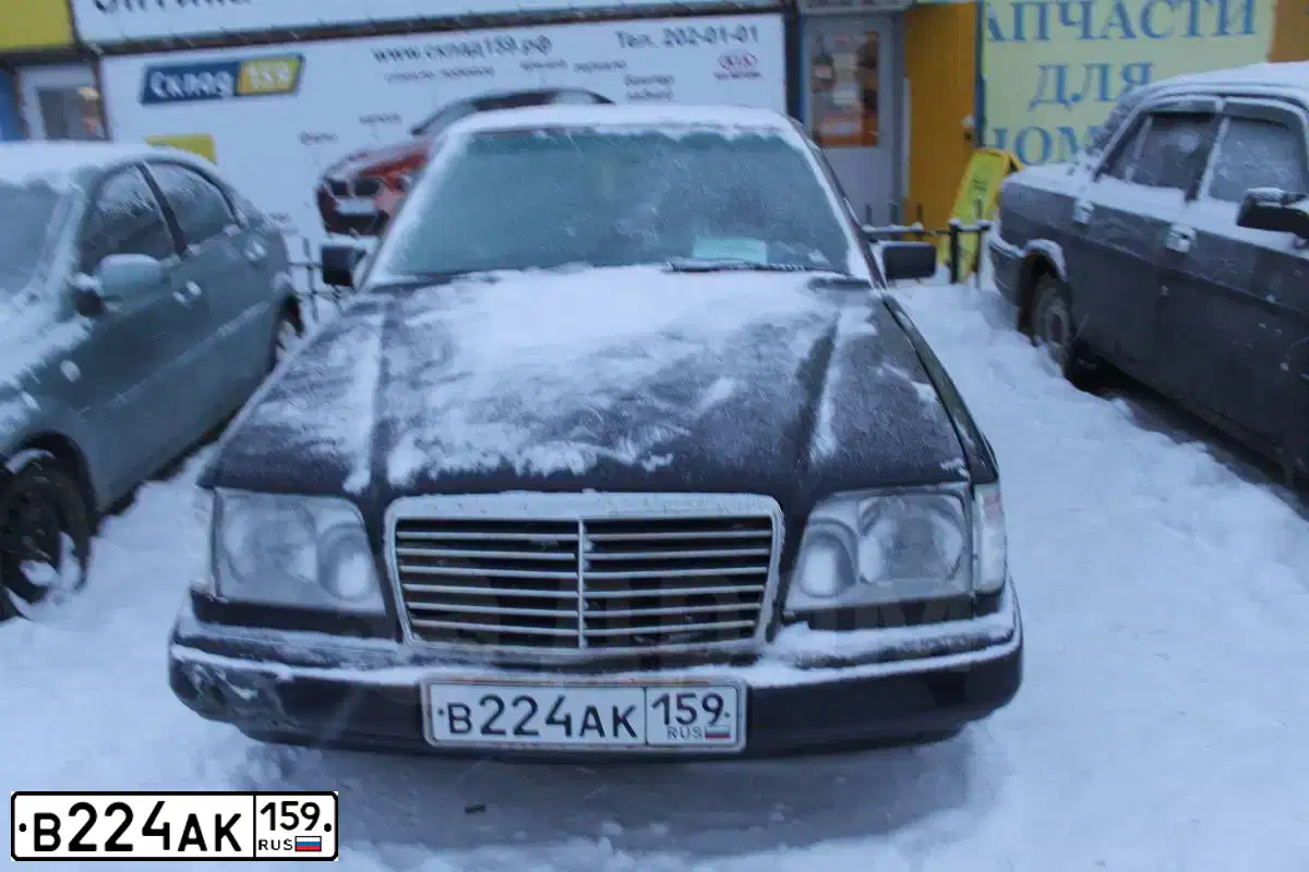 Фото автомобиля MERCEDES E-KLASSE, 1994 — госномер В224АК159. Цвет: СИНИЙ