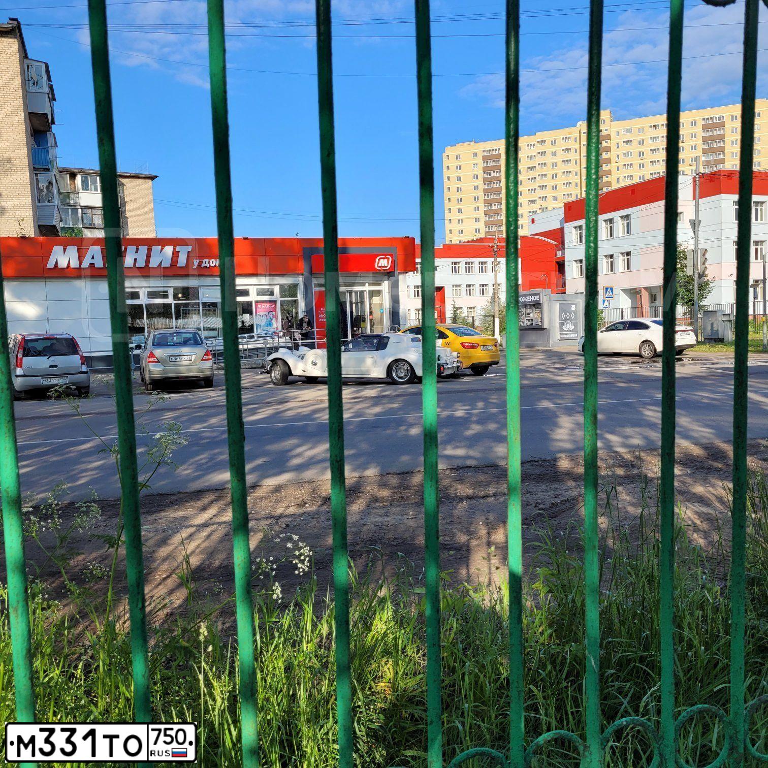 Фото автомобиля MITSUBISHI COLT, 2004 — госномер М331ТО750. Цвет: СЕРЕБРИСТЫЙ