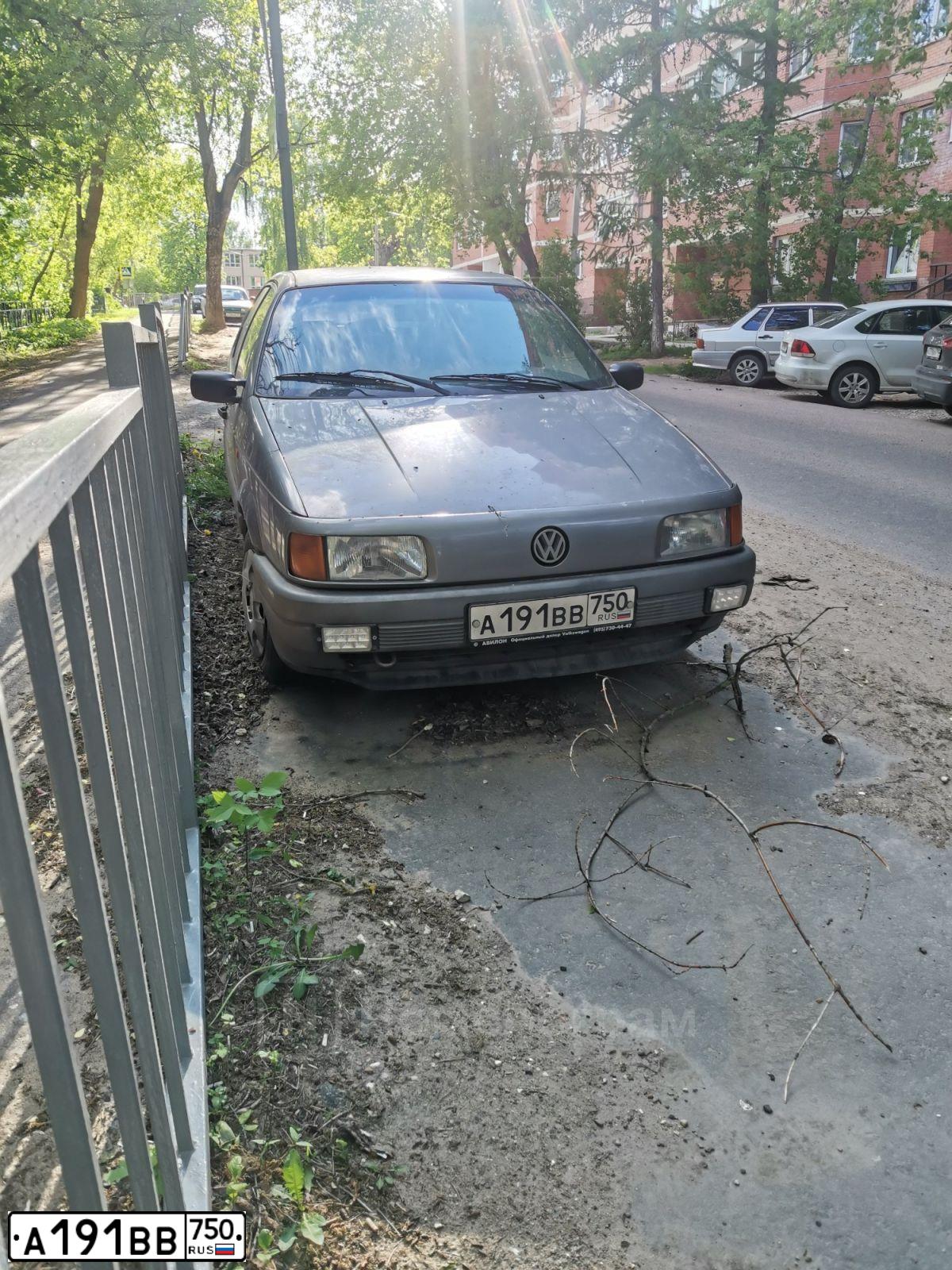 Фото автомобиля VOLKSWAGEN PASSAT, 1991 — госномер А191ВВ750. Цвет: СЕРЫЙ