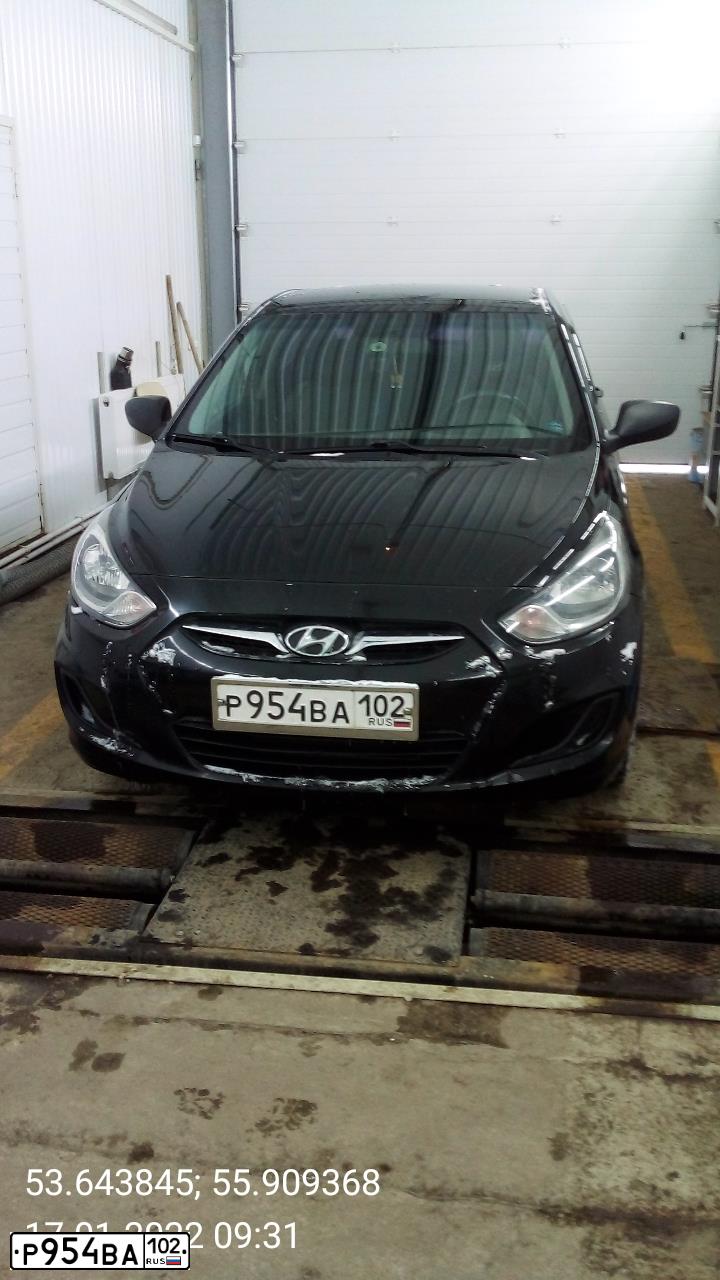 Фото автомобиля HYUNDAI SOLARIS, 2011 — госномер Т355ЕТ102. Цвет: ЧЕРНЫЙ