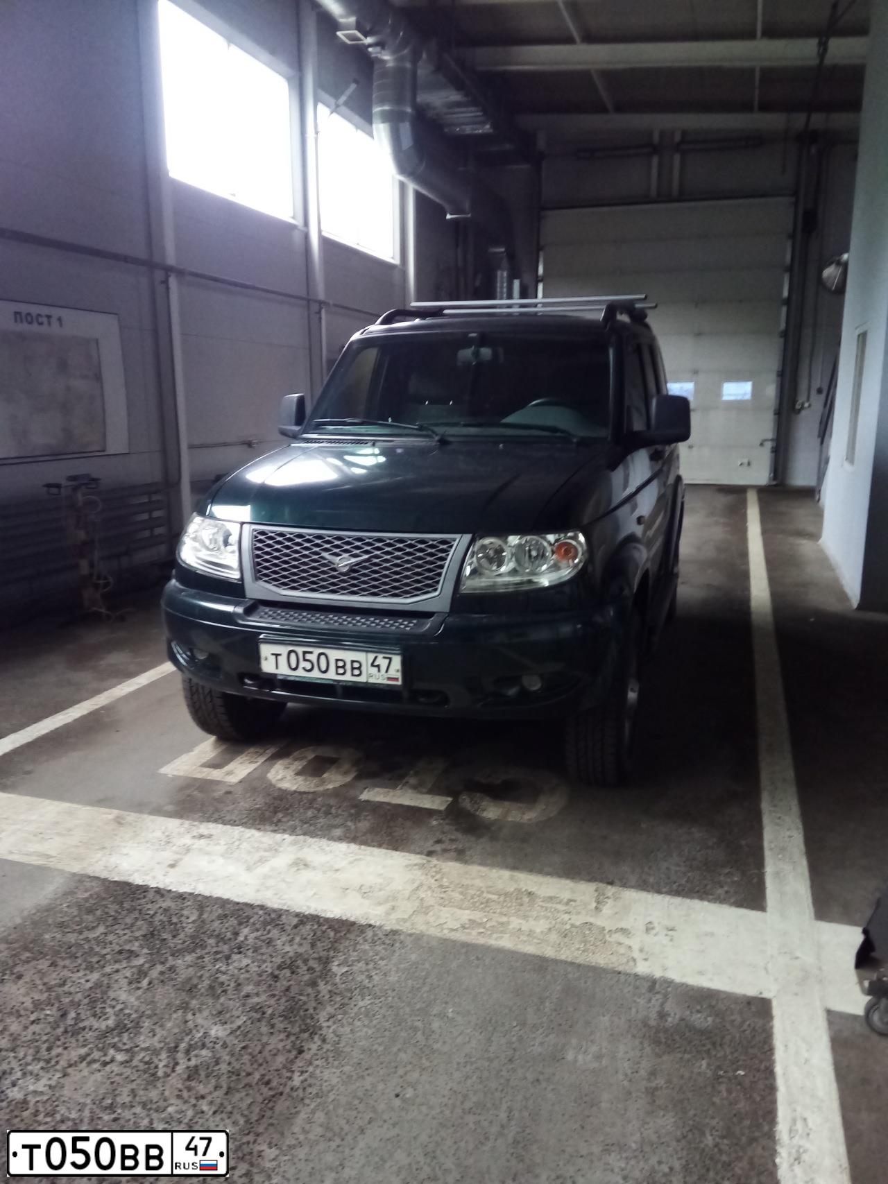 Фото автомобиля UAZ 3163 PATRIOT, 2010 — госномер Т050ВВ47. Цвет: АМУЛЕТ МЕТАЛЛИК