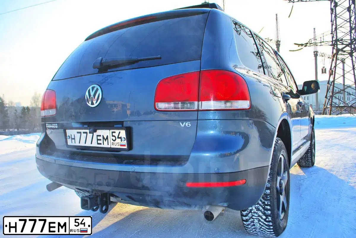 Фото автомобиля TOYOTA LANDCRUISER 200, 2010 — госномер Н777ЕМ54. Цвет: ЧЕРНЫЙ