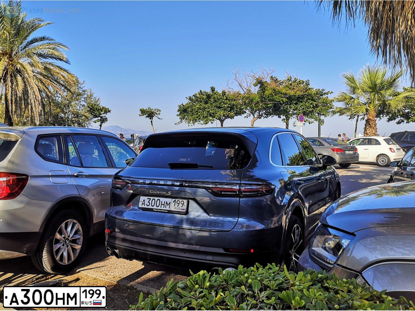 Фото автомобиля ПОРШЕ КАЙЕНН S, 2018 — госномер К657ВС156. Цвет: голубой
