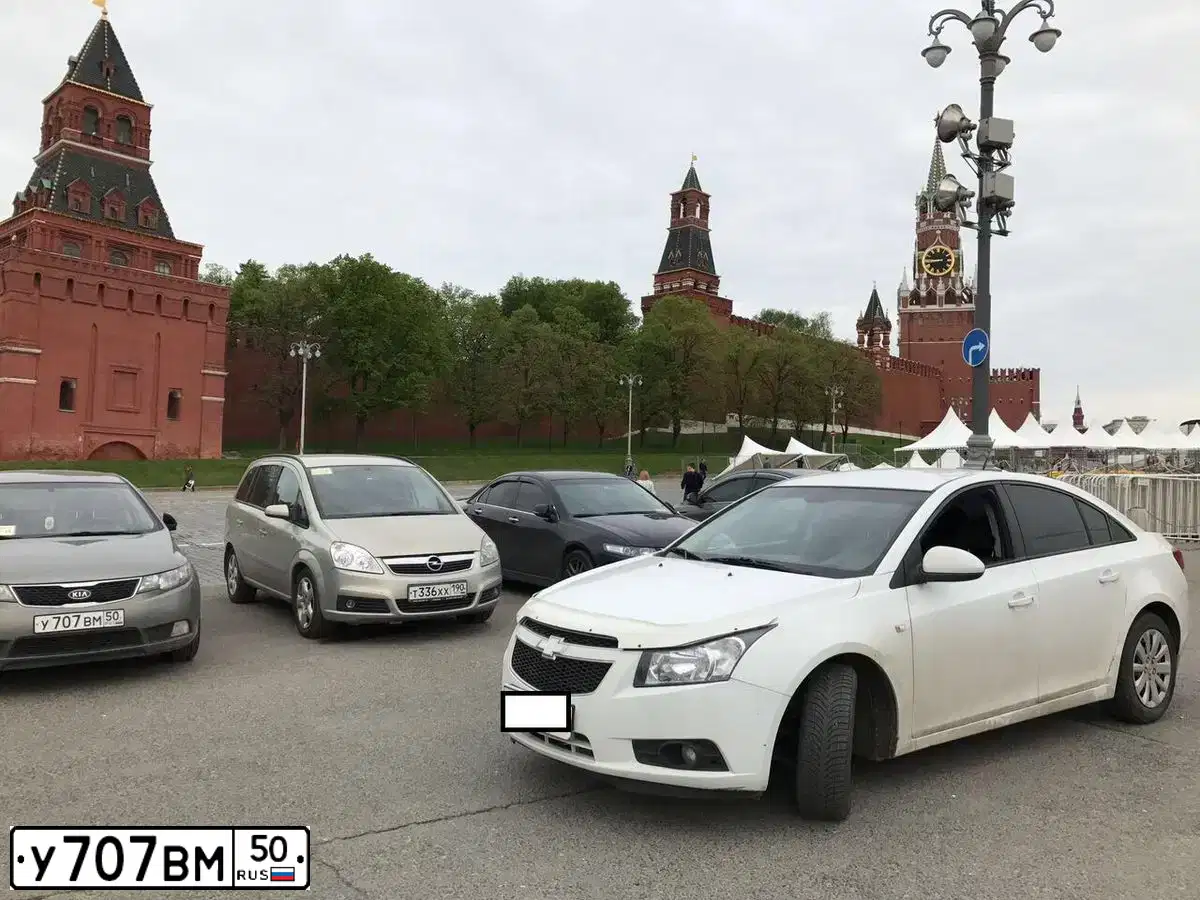 Фото автомобиля LADA 2109 SAMARA, 1993 — госномер У707ВМ50. Цвет: СИНИЙ МЕТАЛЛИК