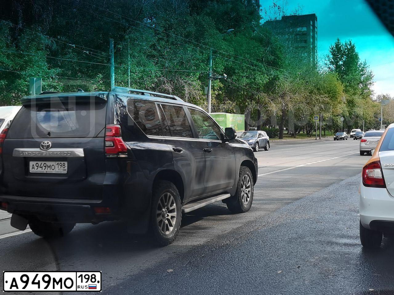 Фото автомобиля TOYOTA LAND CRUISER 150, 2018 — госномер М302ЕВ198