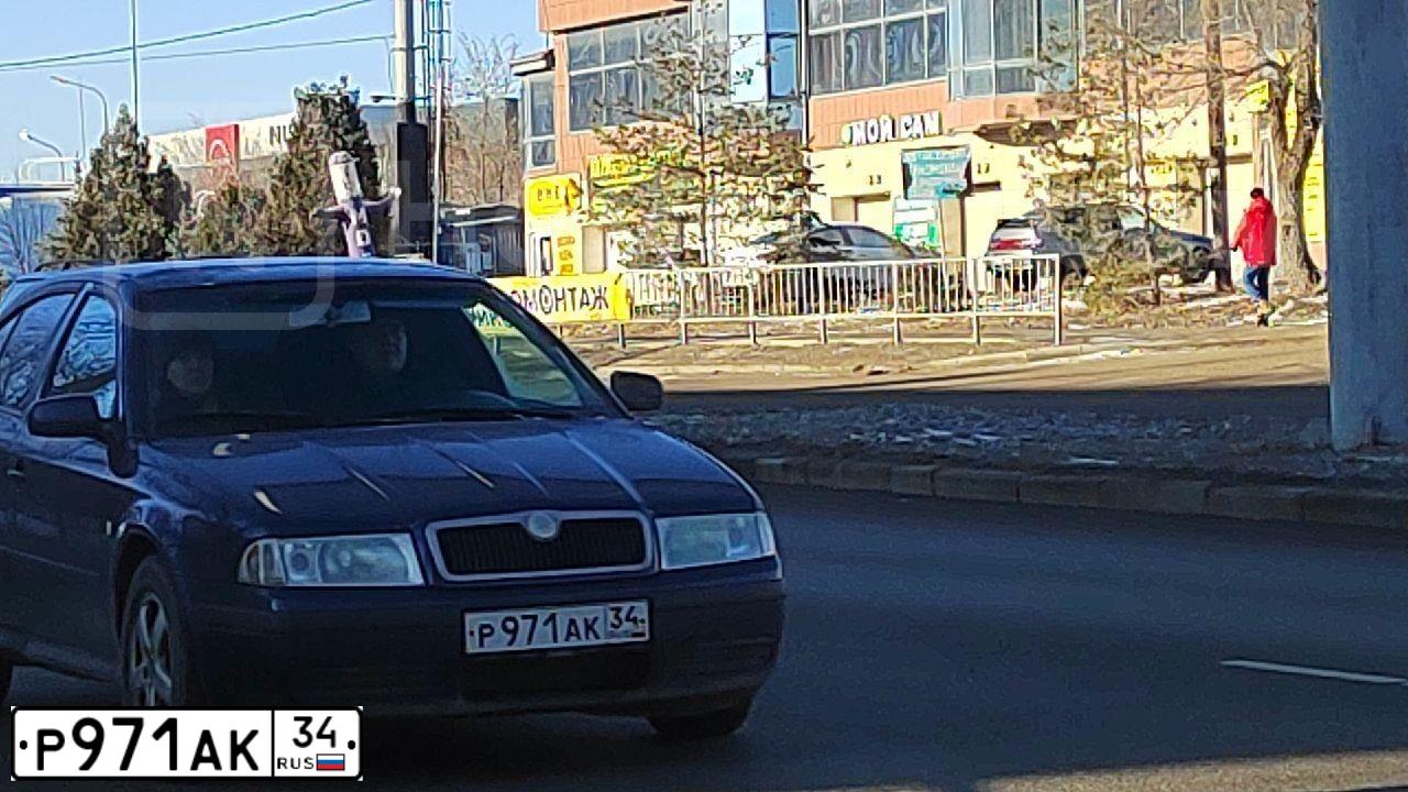 Фото автомобиля SKODA OCTAVIA, 2006 — госномер Р971АК34. Цвет: ТЕМНО СИНИЙ