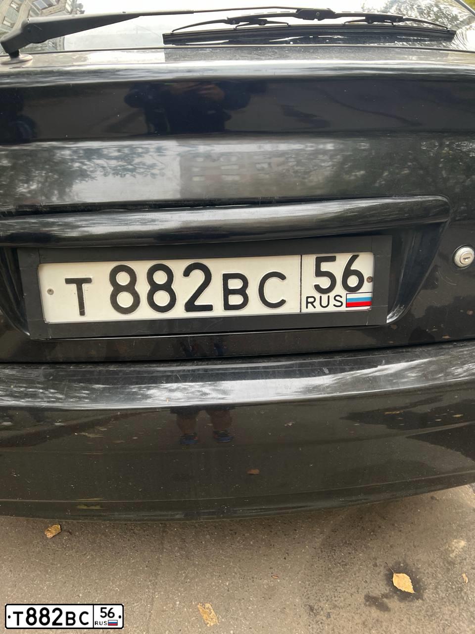Фото автомобиля LADA 2172 PRIORA, 2010 — госномер Т882ВС56. Цвет: Сине-Черный