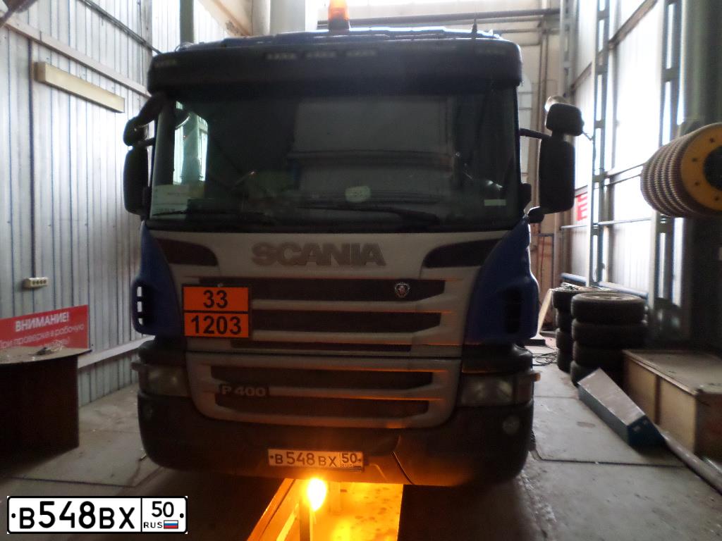 Фото автомобиля SCANIA SCANIA P400 LA4X2HNA ADR FL, 2013 — госномер М156МВ797. Цвет: синий