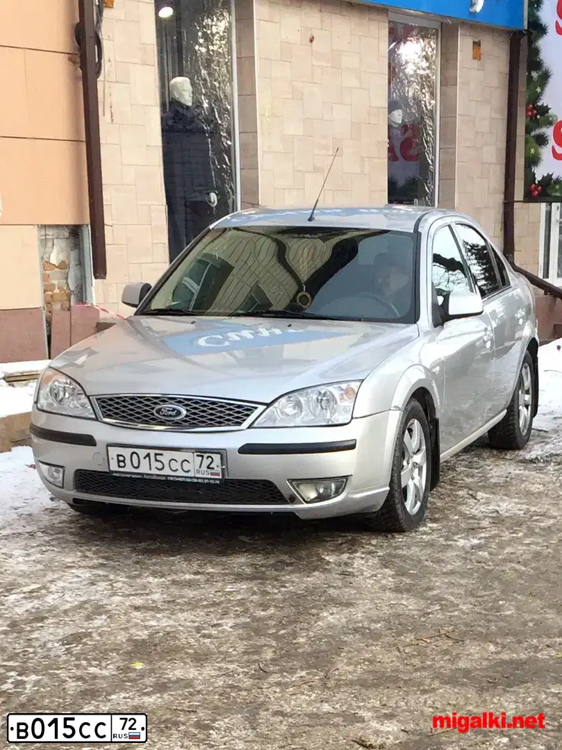 Фото автомобиля TOYOTA CAMRY, 2018 — госномер В015СС72. Цвет: ЧЕРНЫЙ МЕТАЛЛИК