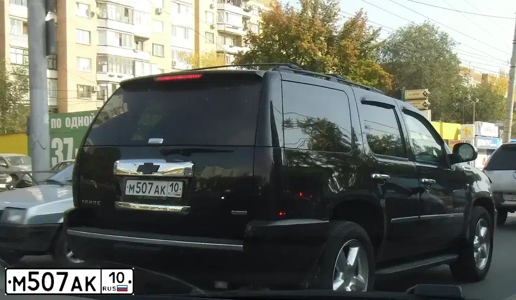 Фото автомобиля CHEVROLET TAHOE, 2011 — госномер К700МА154. Цвет: ЧЕРНЫЙ