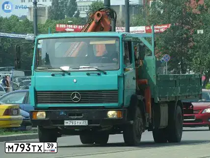 Фото автомобиля МЕРСЕДЕС-БЕНЦ MERCEDES-BENZ 1317, 1992 — госномер У954АМ39. Цвет: ЗЕЛЕНЫЙ