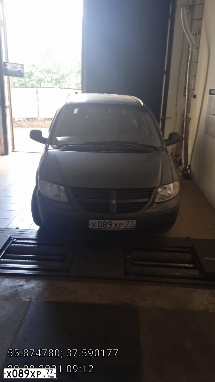 Фото автомобиля VOLKSWAGEN SHARAN, 1998 — госномер Х089ХР77. Цвет: ЧЕРНЫЙ