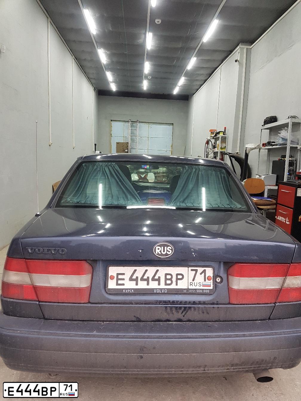 Фото автомобиля OPEL MONTEREY, 1993 — госномер Е444ВР71. Цвет: СЕРЫЙ МЕТАЛЛИК