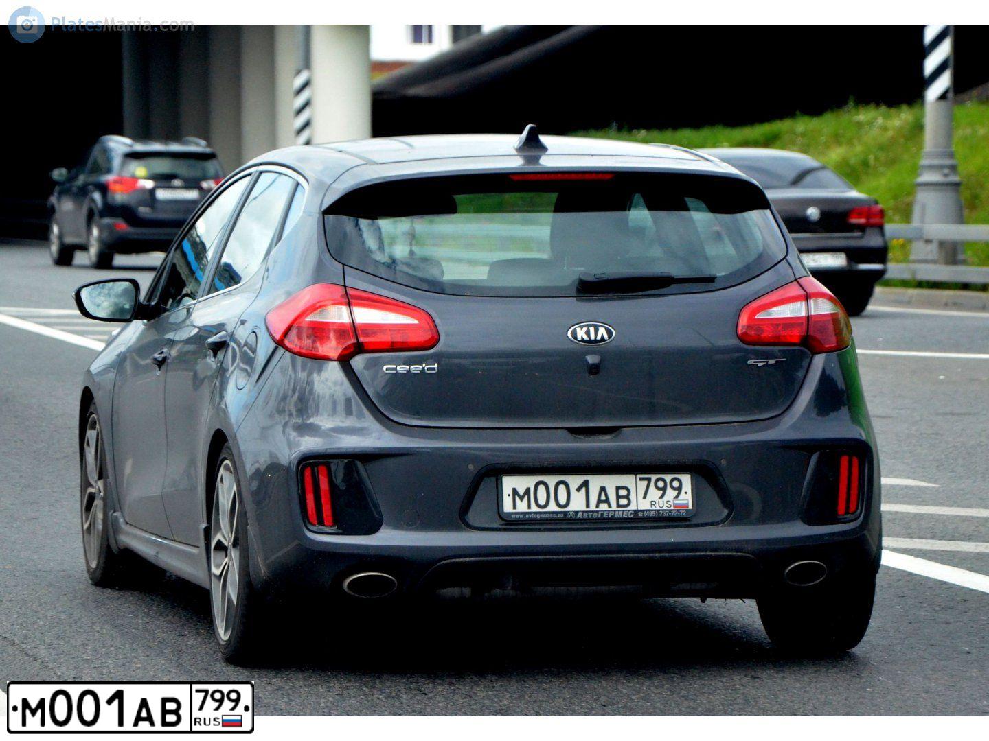 Фото автомобиля KIA CEE'D, 2017 — госномер М001АВ799. Цвет: СЕРЫЙ