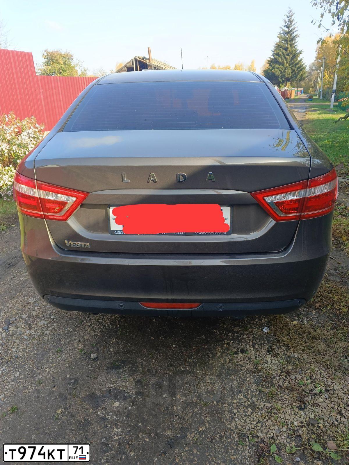 Фото автомобиля LADA VESTA, 2018 — госномер Т974КТ71. Цвет: Коричневый