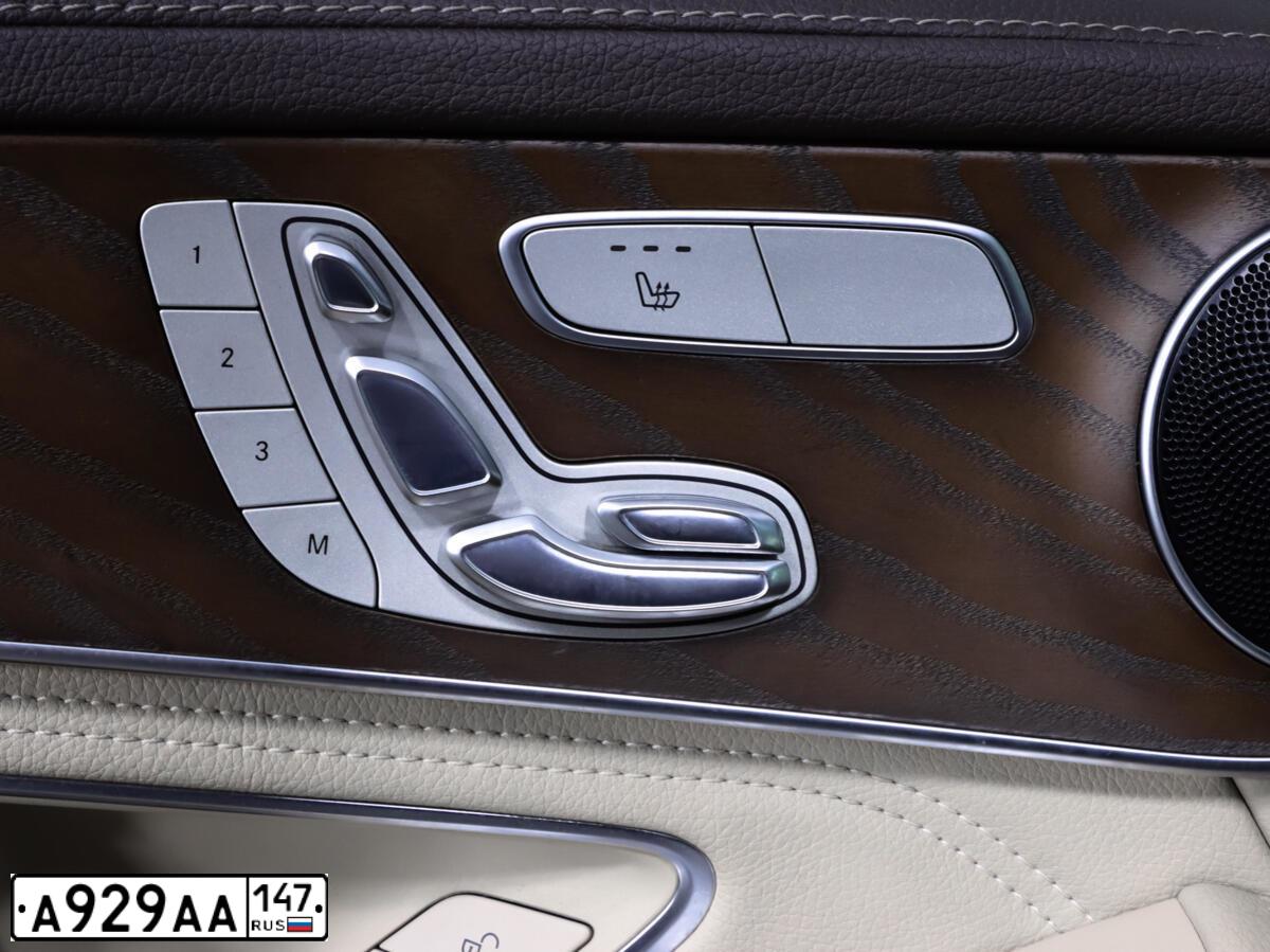 Фото автомобиля MERCEDES GLC-KLASSE, 2016 — госномер С756РО198. Цвет: синий