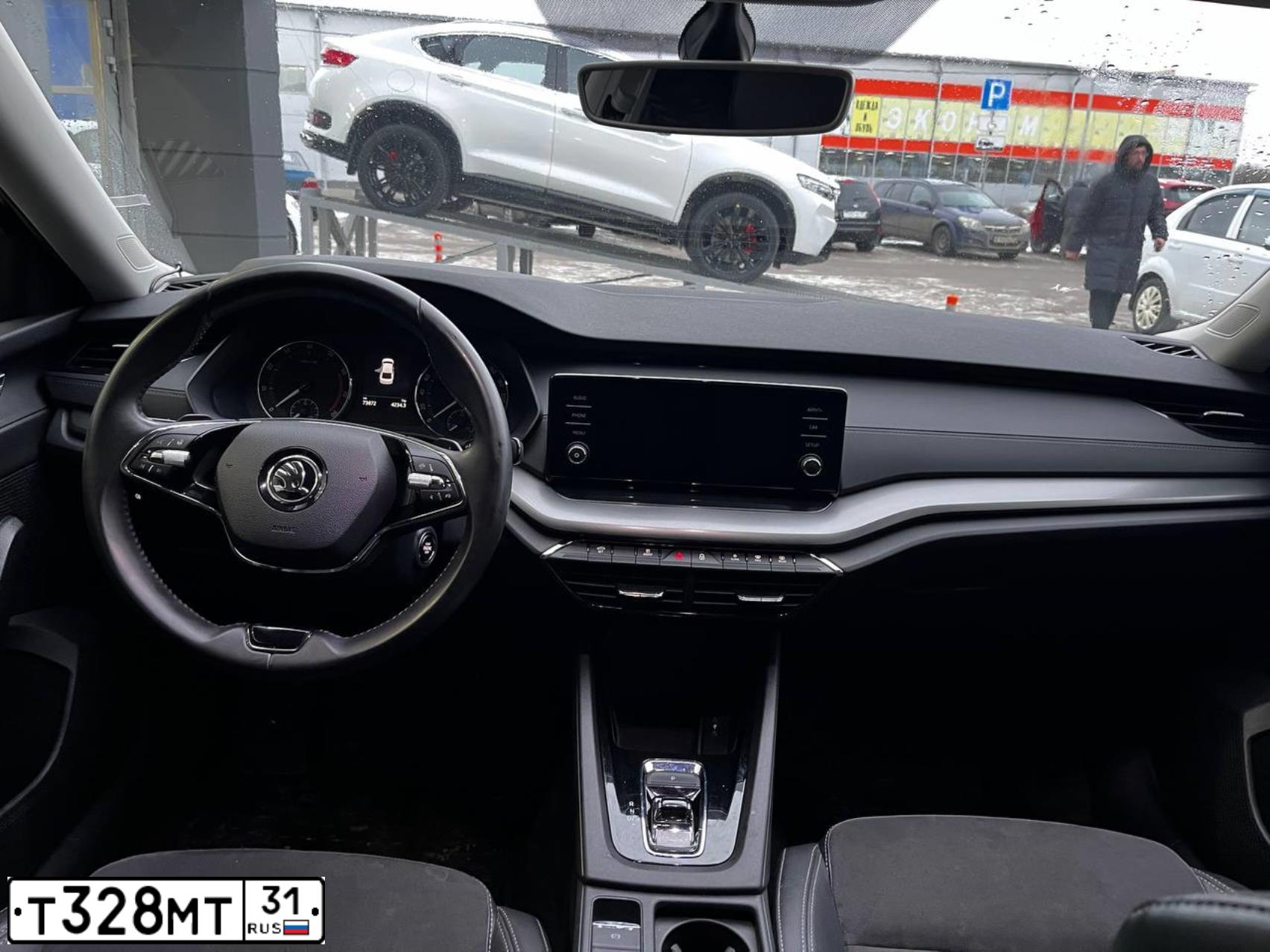 Фото автомобиля SKODA OCTAVIA, 2020 — госномер Е712СТ57. Цвет: ЧЕРНЫЙ