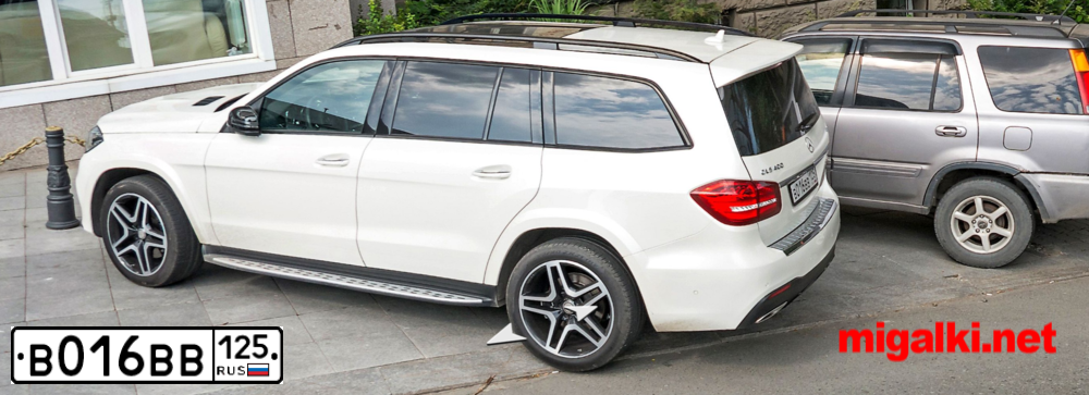 Фото автомобиля LEXUS GX, 2010 — госномер С501МО125. Цвет: Серый