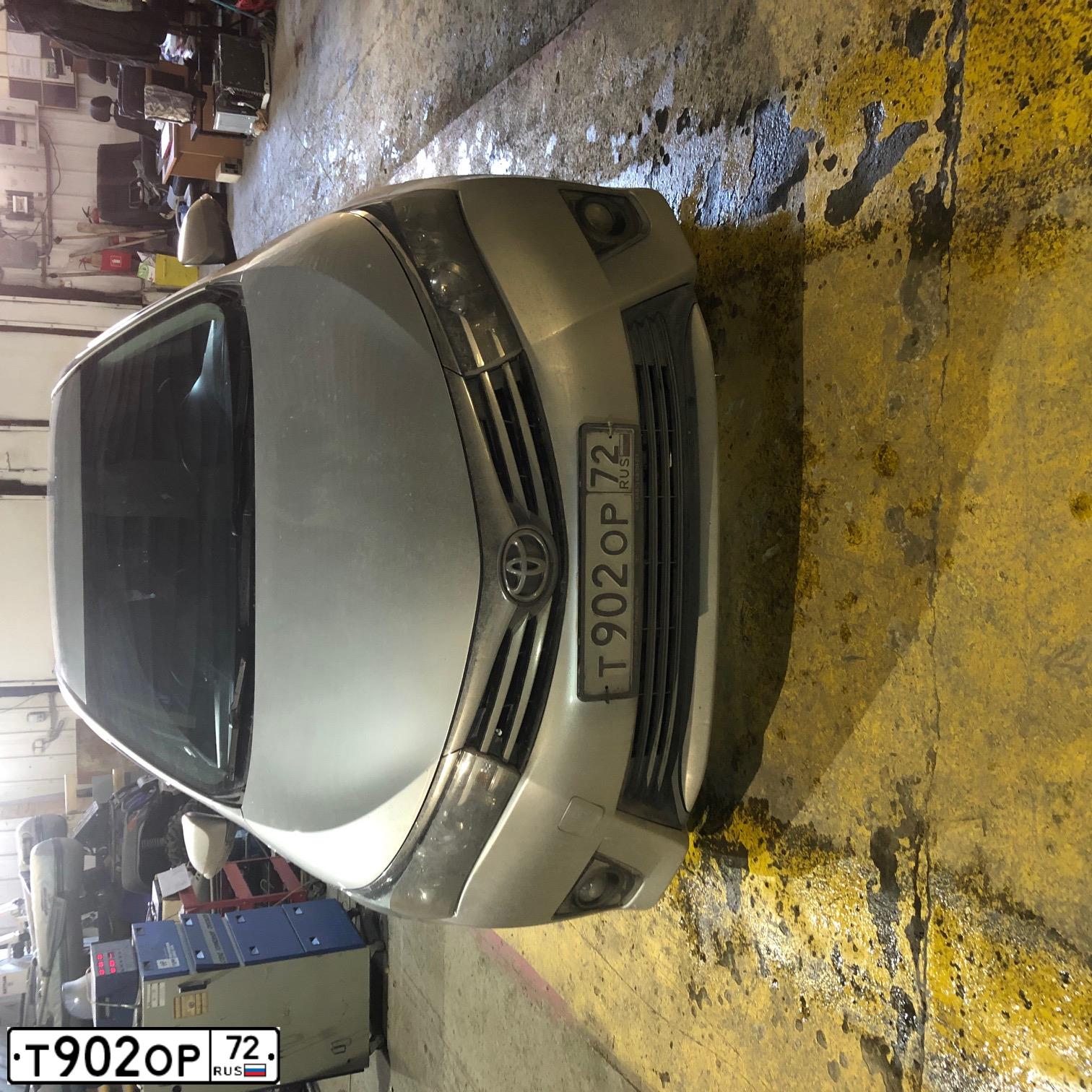 Фото автомобиля TOYOTA COROLLA, 2014 — госномер Т902ОР72. Цвет: серебристый