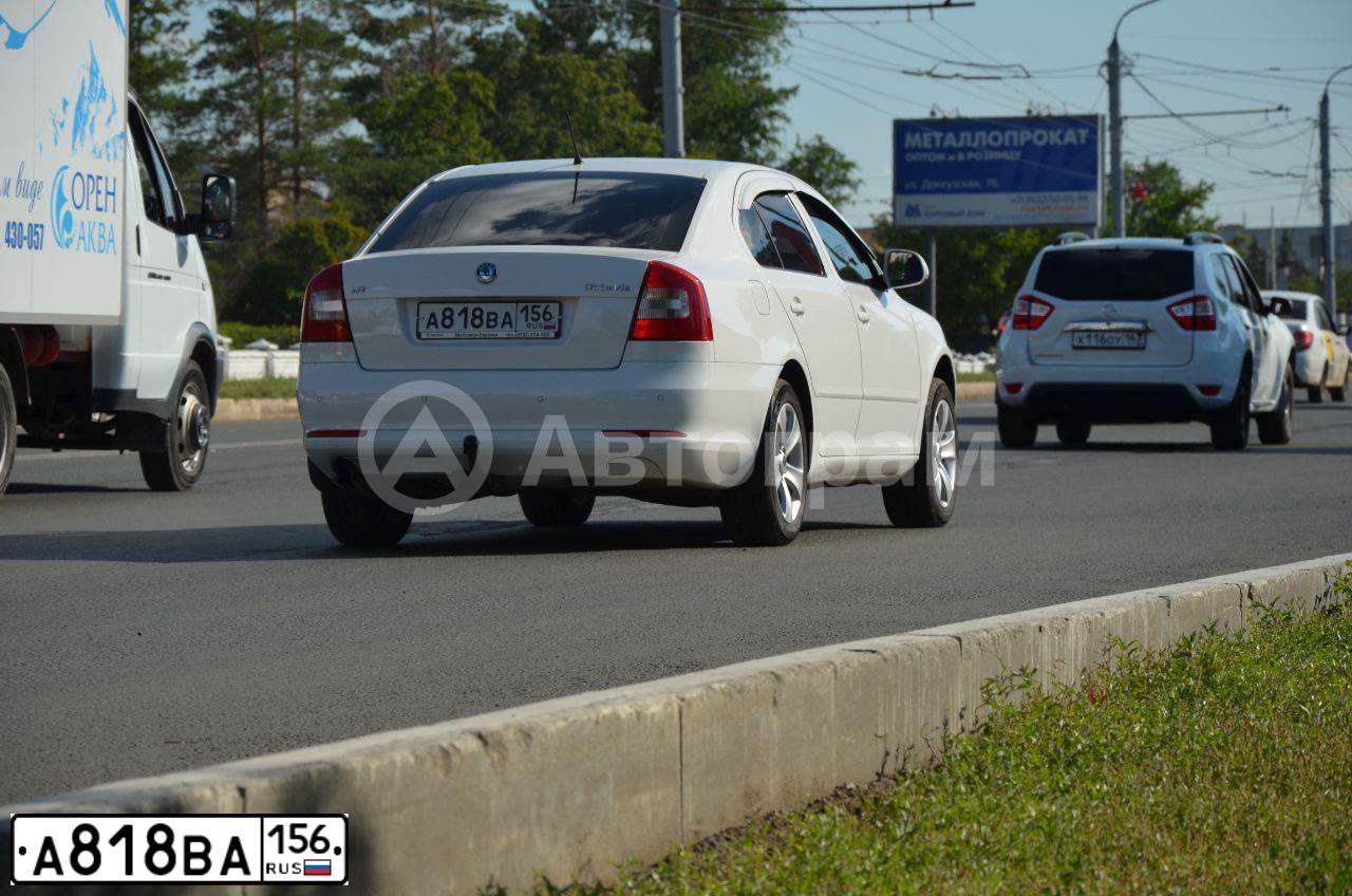 Фото автомобиля SKODA OCTAVIA, 2013 — госномер Н500МХ102. Цвет: Белый