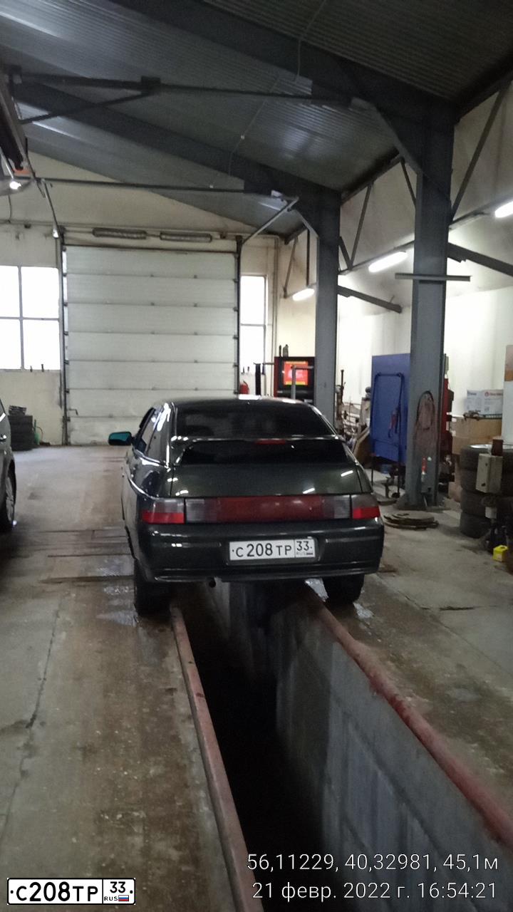 Фото автомобиля LADA 2112, 2004 — госномер С208ТР33. Цвет: ЗОЛОТИСТЫЙ