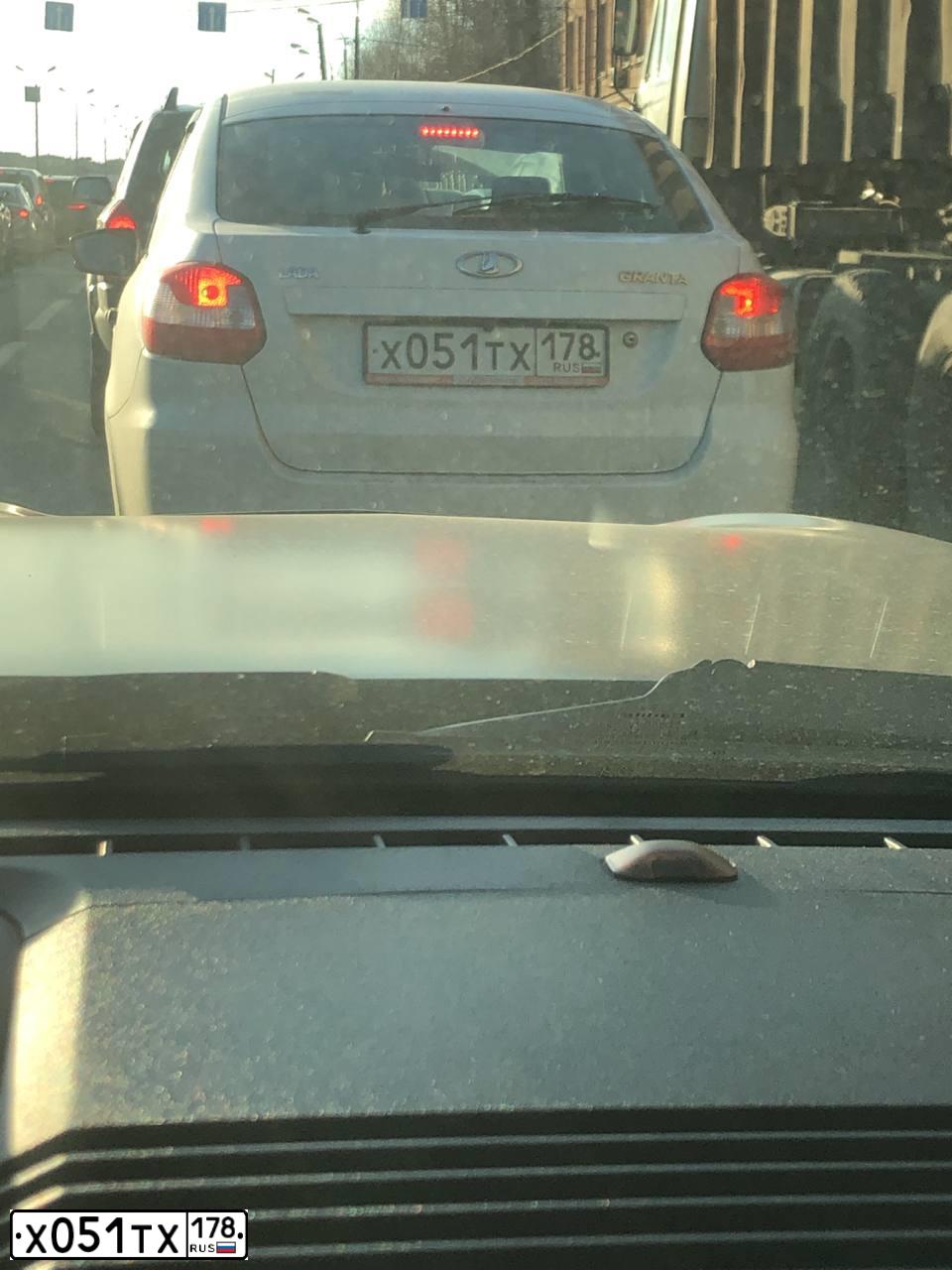 Фото автомобиля LADA 2191 GRANTA, 2017 — госномер Х051ТХ178. Цвет: БЕЛЫЙ