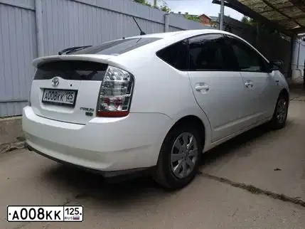 Фото автомобиля TOYOTA PRIUS, 2006 — госномер Х509ЕК65