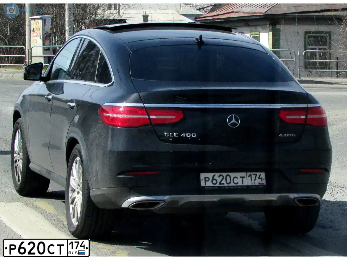 Фото автомобиля MERCEDES GLE-KLASSE, 2016 — госномер Р620СТ174. Цвет: ЧЕРНЫЙ