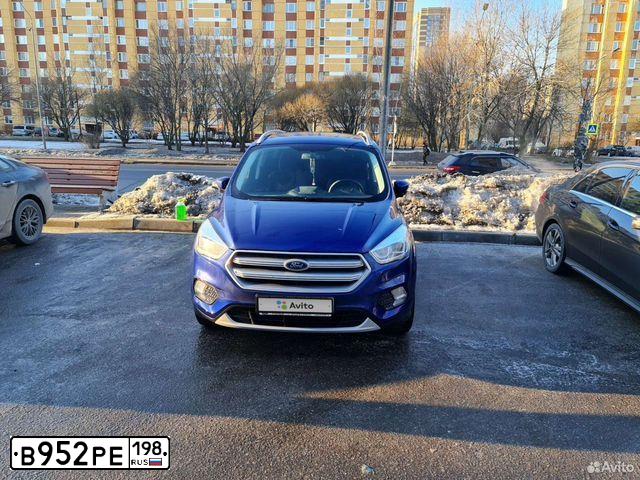 Фото автомобиля FORD KUGA, 2019 — госномер В952РЕ198. Цвет: синий