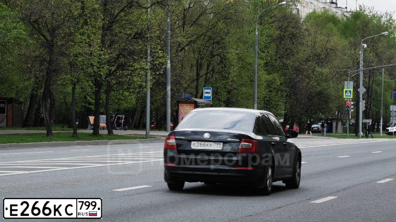 Фото автомобиля BMW SERIE 5, 2017 — госномер Е266КС799. Цвет: Белый