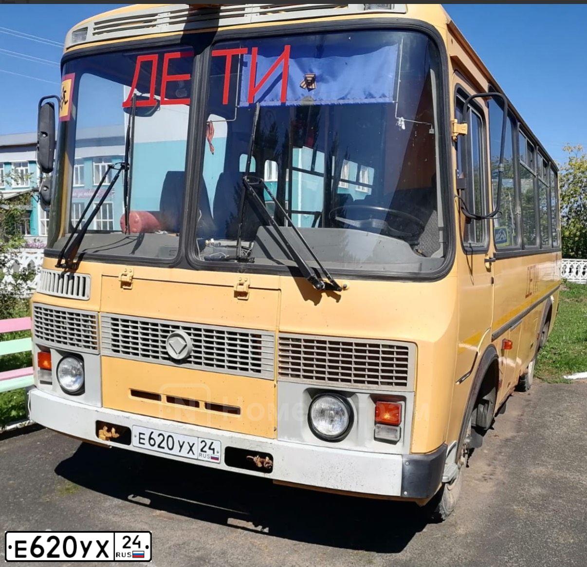 Фото автомобиля PAZ 3205, 2009 — госномер Е620УХ24. Цвет: ЖЕЛТЫЙ