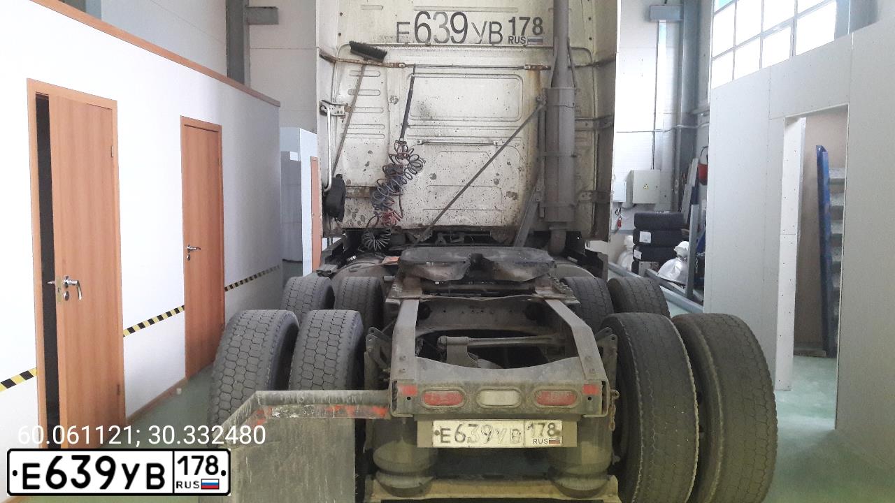 Фото автомобиля VOLVO SERIE VNL /6X4/, 2008 — госномер С371КМ196. Цвет: Белый
