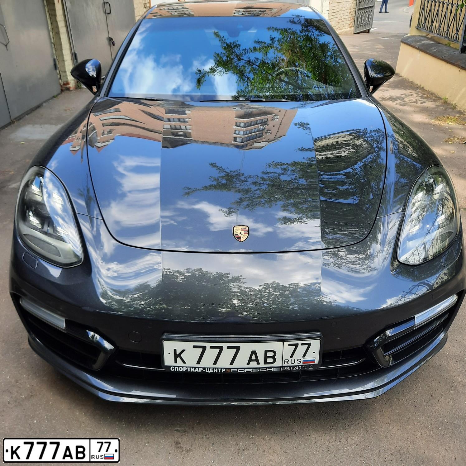 Фото автомобиля PORSCHE PANAMERA, 2017 — госномер К777АВ77. Цвет: Серый