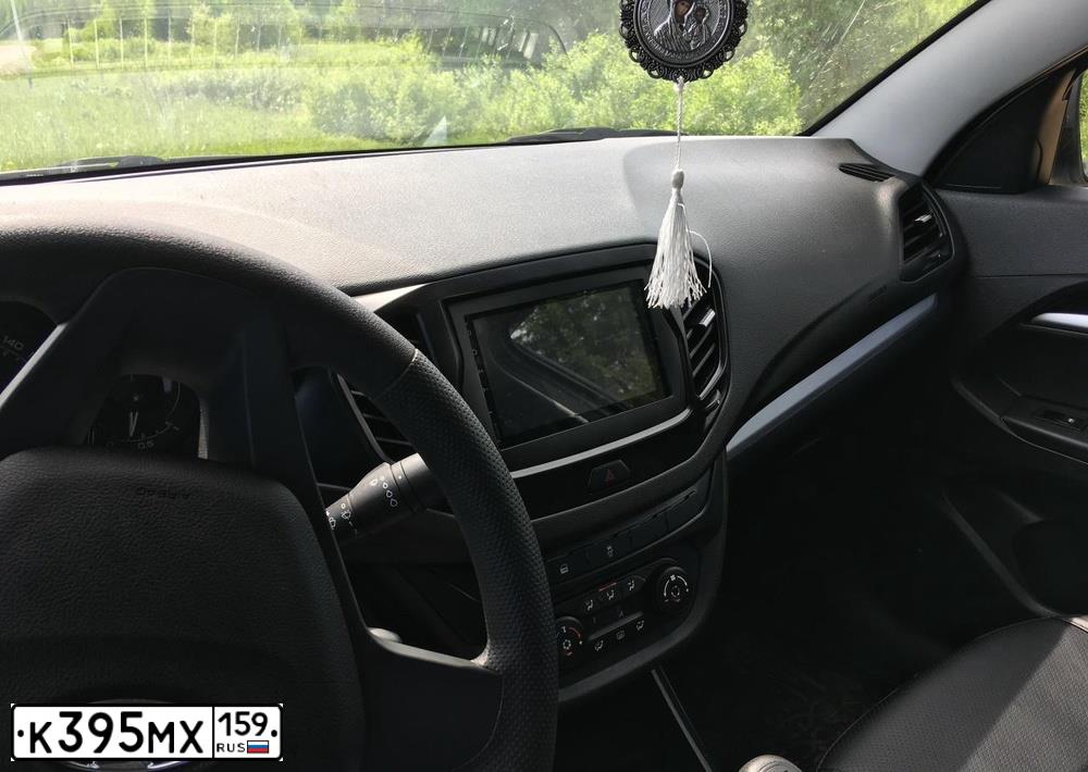 Фото автомобиля LADA VESTA, 2017 — госномер С140АВ159. Цвет: Серебристый