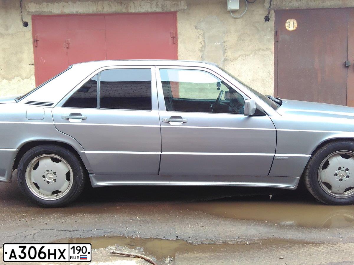 Фото автомобиля MERCEDES C-KLASSE, 1988 — госномер А306НХ190. Цвет: СЕРЫЙ