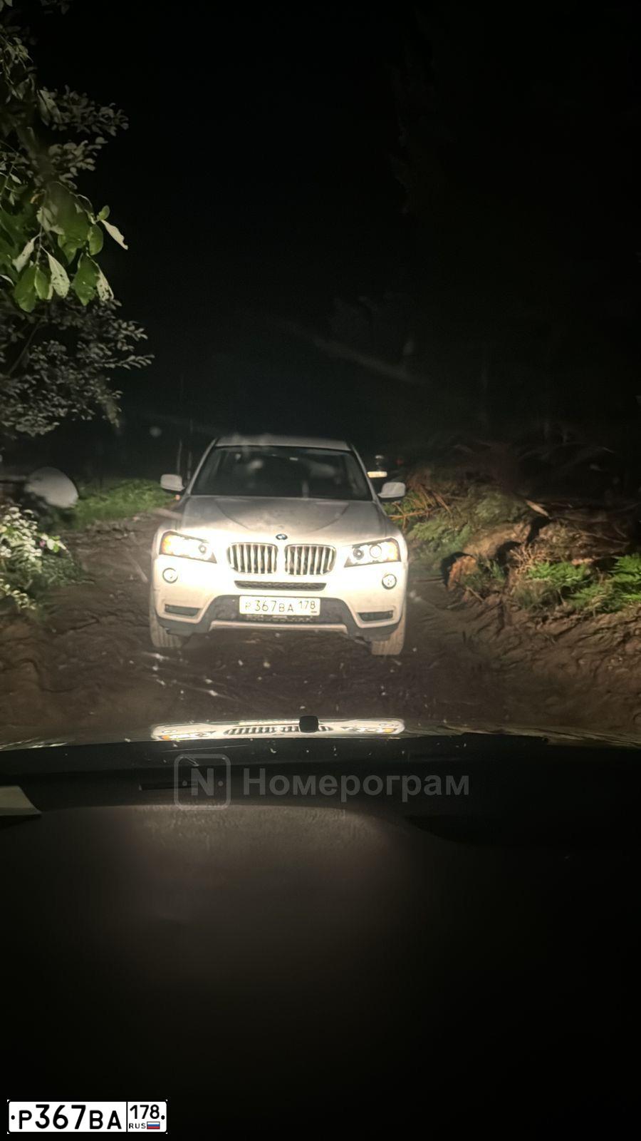 Фото автомобиля BMW X3, 2013 — госномер Е529ОА51. Цвет: Белый