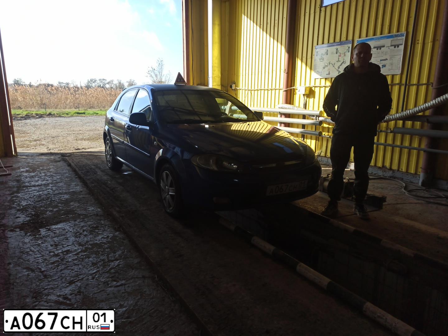 Фото автомобиля CHEVROLET LACETTI, 2012 — госномер В276НЕ761. Цвет: синий