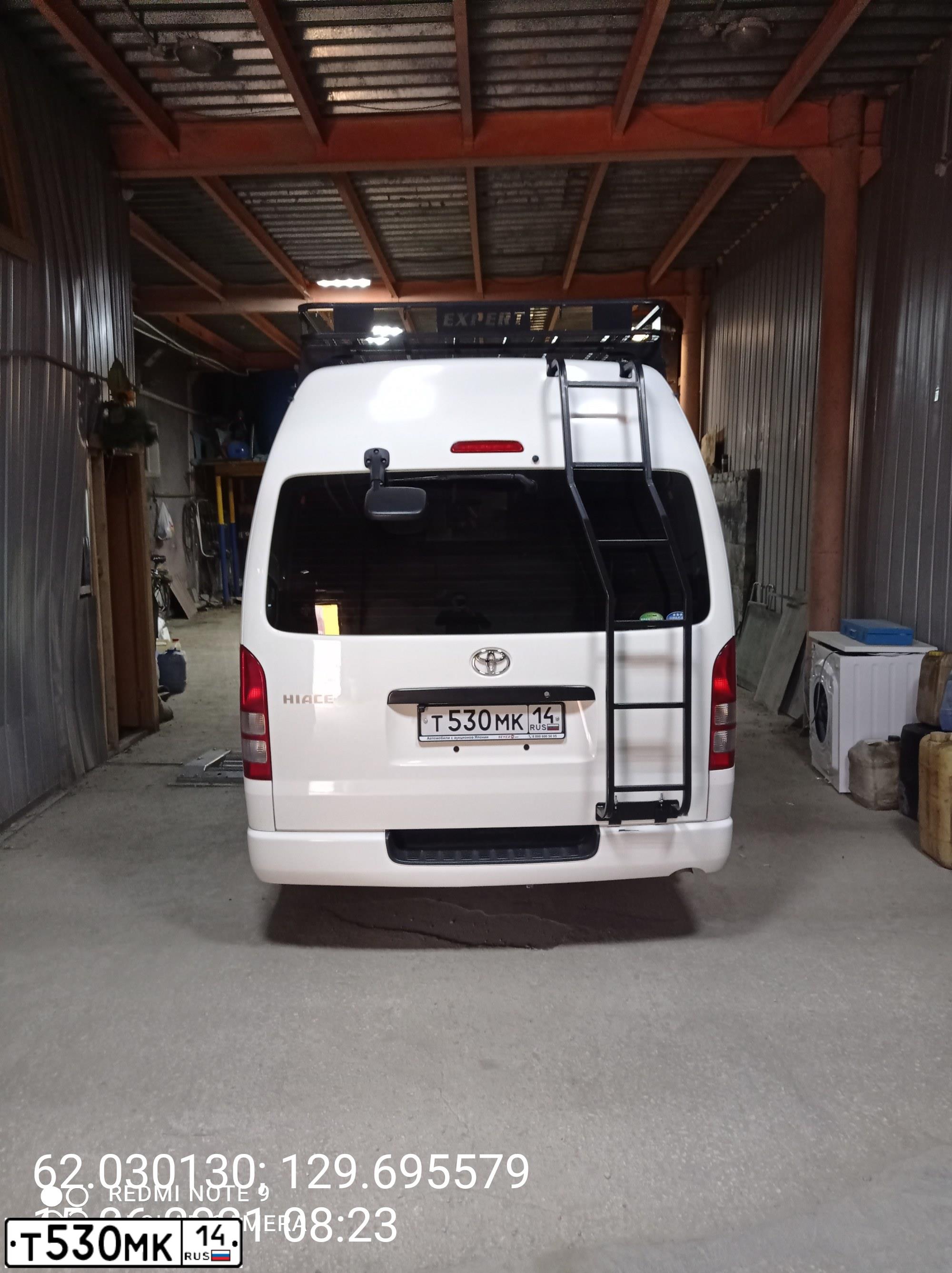 Фото автомобиля TOYOTA HIACE, 2016 — госномер Т530МК14
