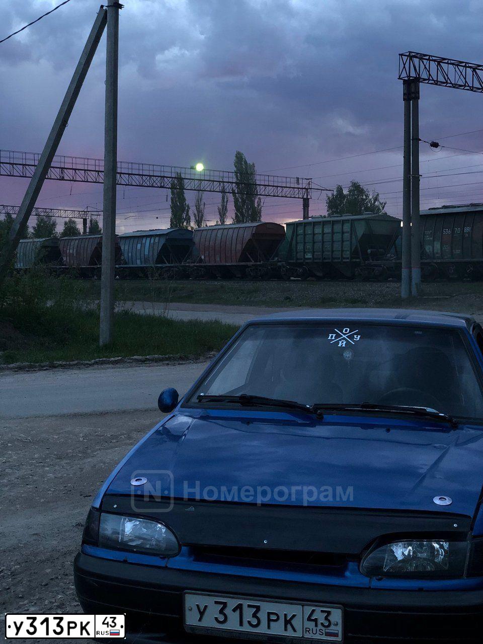 Фото автомобиля LADA 2113 SAMARA, 2005 — госномер У313РК43. Цвет: СЕРЕБРИСТО-ТЕМНО-СИНИЙ