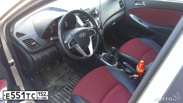 Фото автомобиля HYUNDAI SOLARIS, 2011 — госномер Е551ТС152. Цвет: БЕЖЕВО-СЕРЫЙ