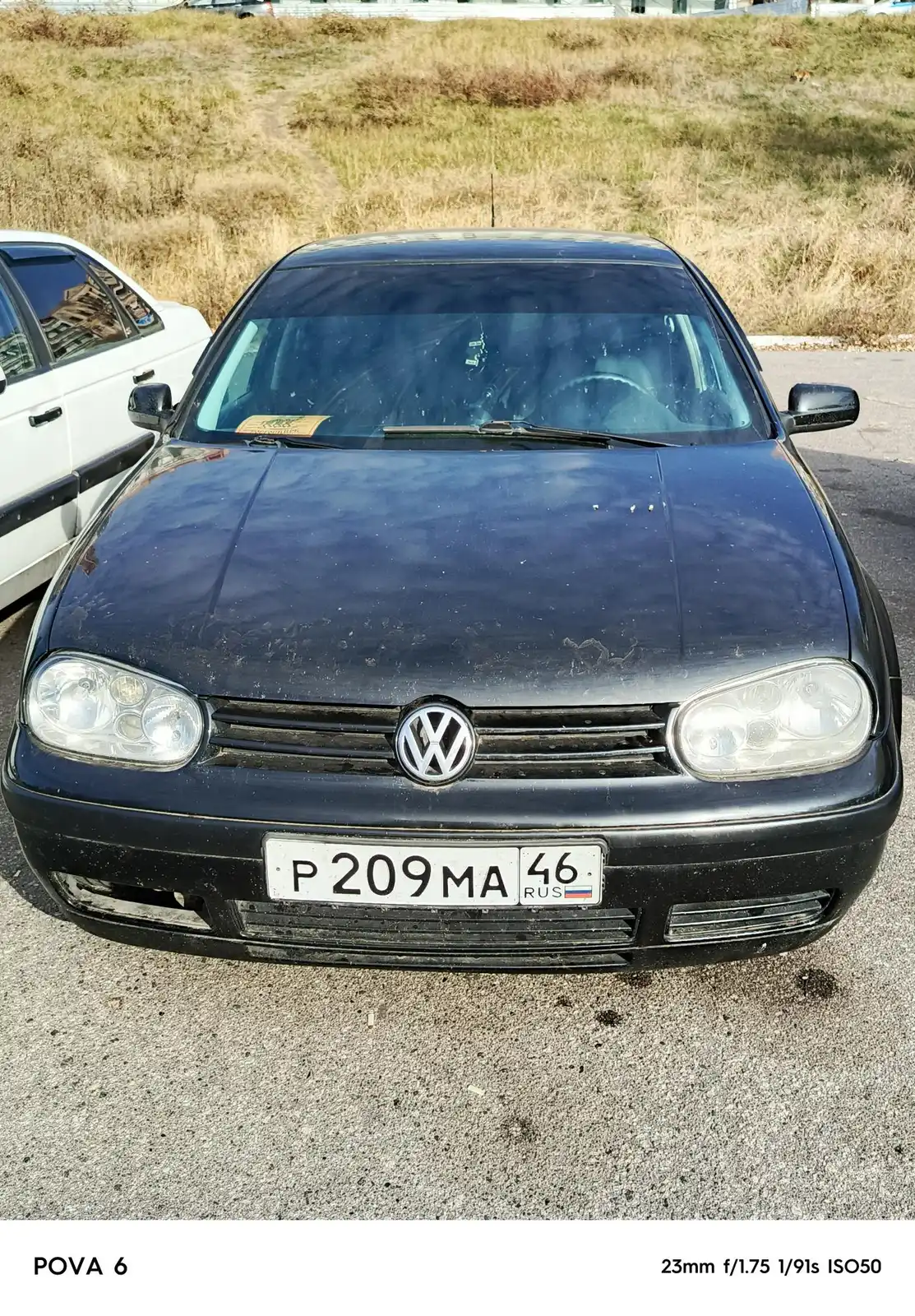Фото автомобиля VOLKSWAGEN GOLF, 1999 — госномер Р209МА46. Цвет: ЧЕРНЫЙ
