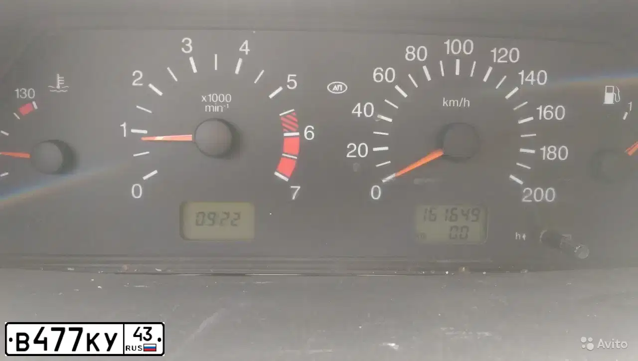 Фото автомобиля LADA 2114 SAMARA, 2007 — госномер М983ХА43. Цвет: ГРАФИТОВЫЙ МЕТАЛИК
