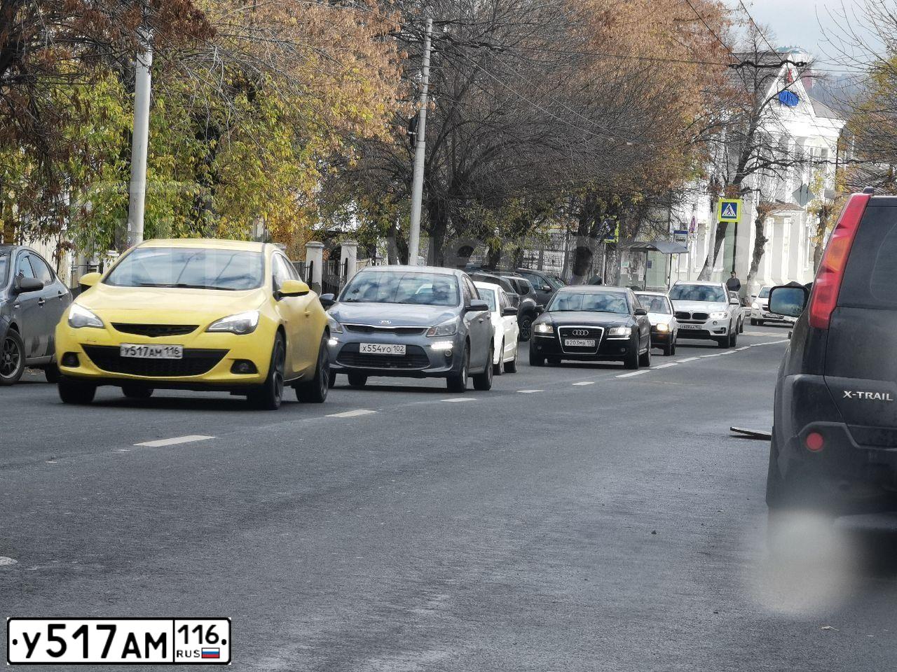 Фото автомобиля OPEL ASTRA GTC P-J/SW, 2013 — госномер В701ЕН156. Цвет: ЖЕЛТЫЙ