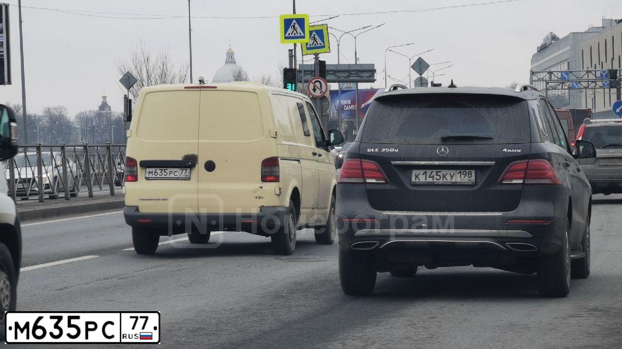 Фото автомобиля ФОЛЬКСВАГЕН ТРАНСПОРТЕР, 2012 — госномер О122ТУ797. Цвет: БЕЖЕВЫЙ СВЕТЛЫЙ