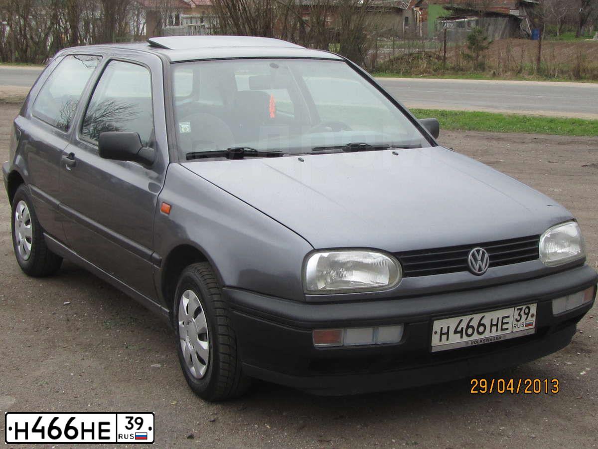 Фото автомобиля VOLKSWAGEN GOLF, 1993 — госномер С515РН39. Цвет: СЕРЫЙ