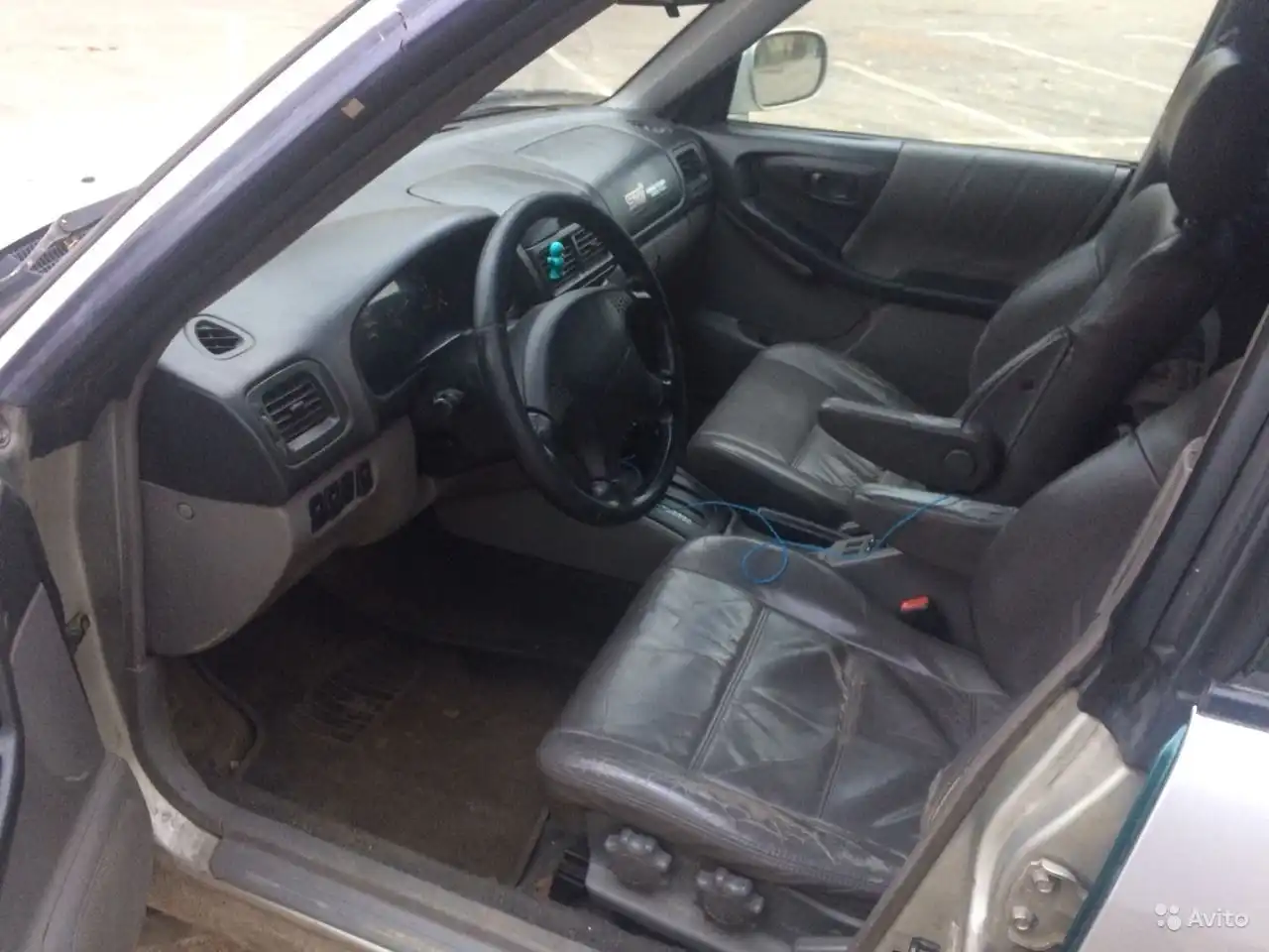 Фото автомобиля SUBARU FORESTER, 1999 — госномер Р246ОЕ178. Цвет: СЕРЕБРИСТЫЙ